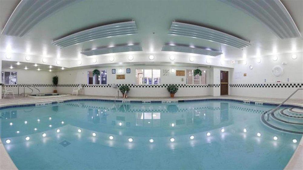 Holiday Inn Express Irondequoit By Ihg Рочестер Экстерьер фото