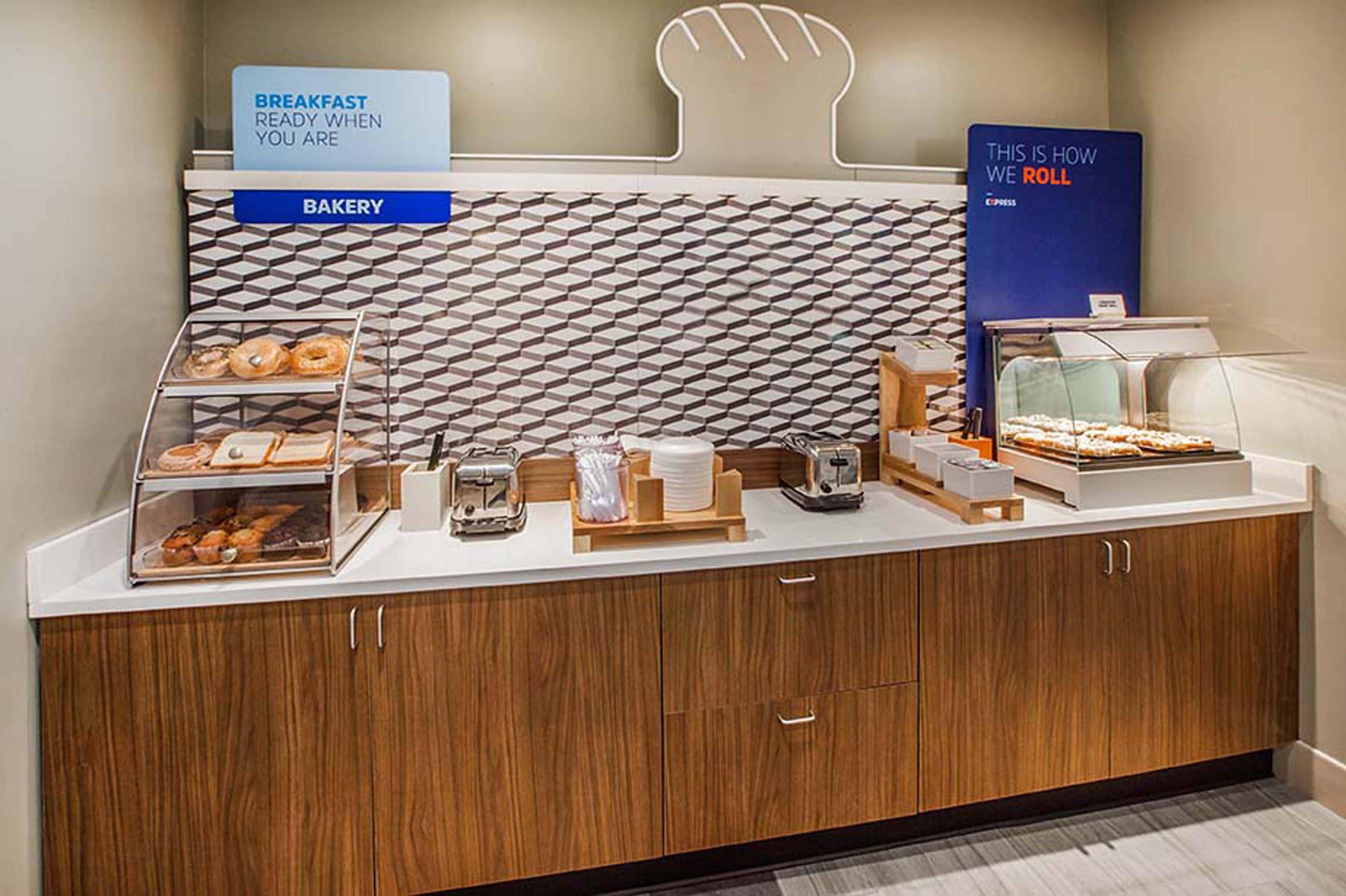 Holiday Inn Express Irondequoit By Ihg Рочестер Экстерьер фото