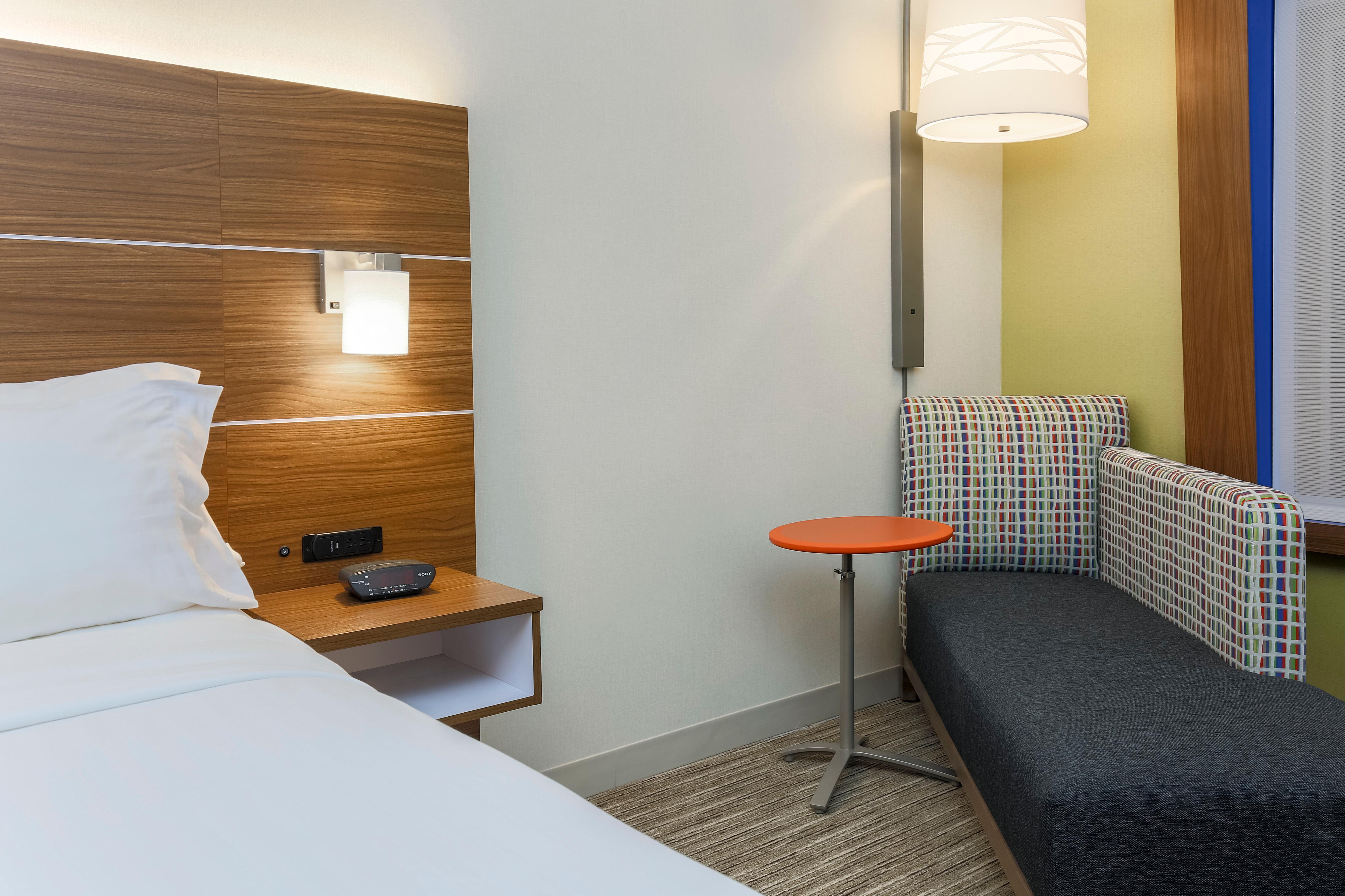Holiday Inn Express Irondequoit By Ihg Рочестер Экстерьер фото