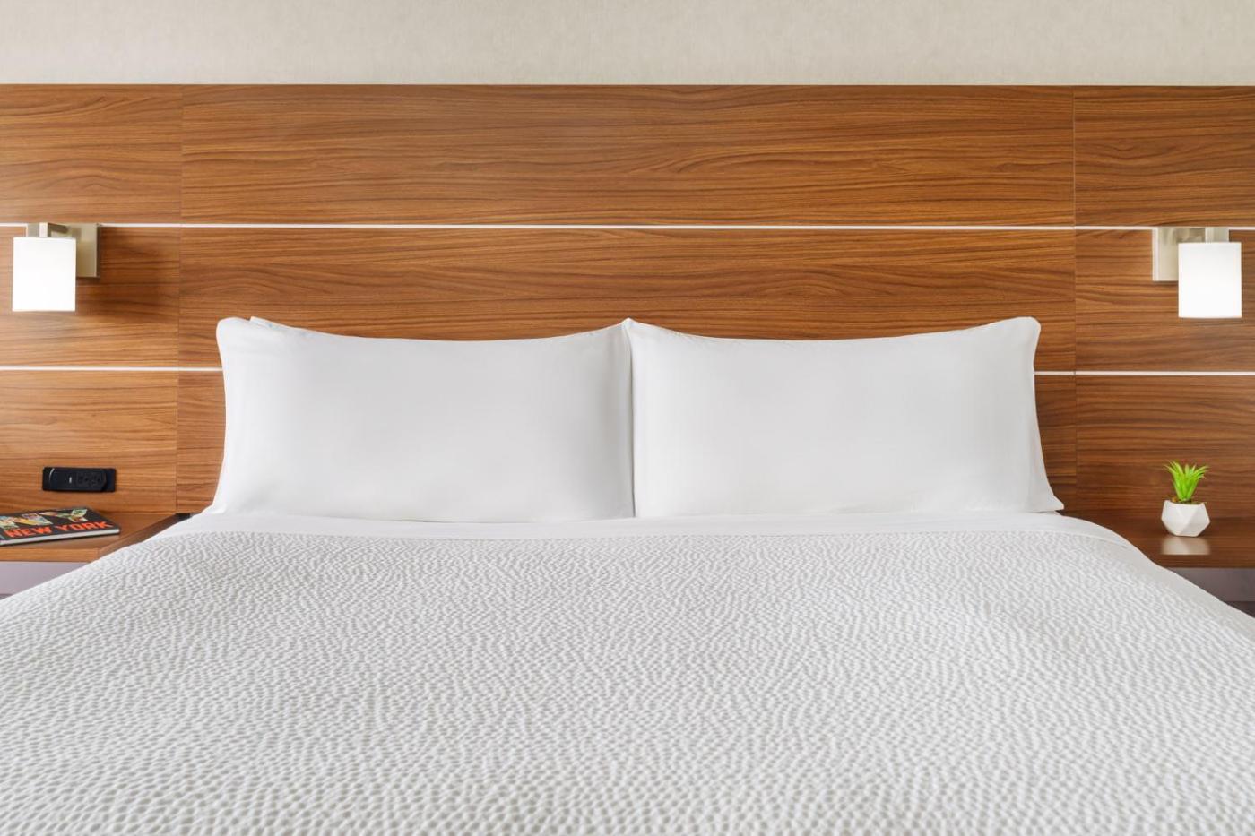 Holiday Inn Express Irondequoit By Ihg Рочестер Экстерьер фото