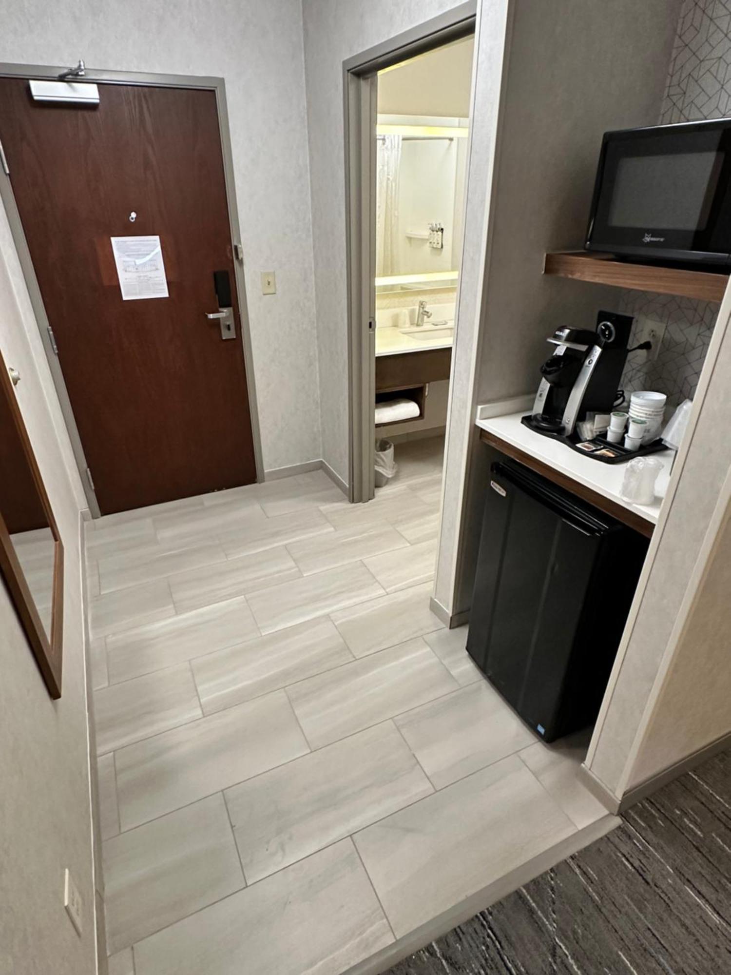 Holiday Inn Express Irondequoit By Ihg Рочестер Экстерьер фото
