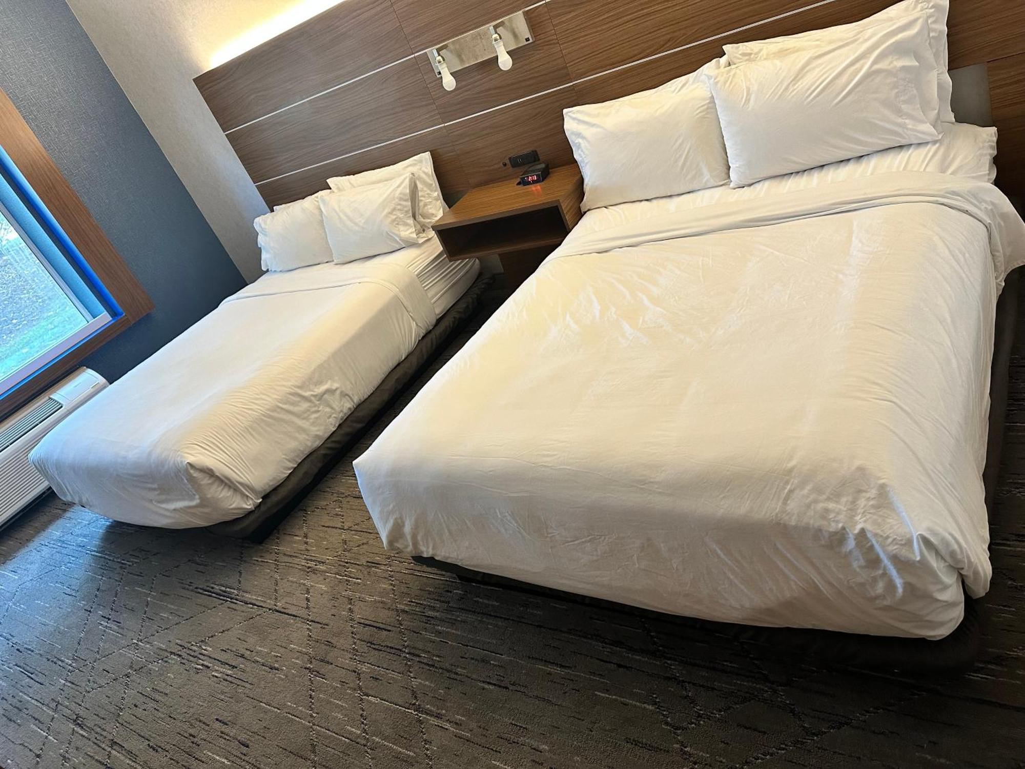 Holiday Inn Express Irondequoit By Ihg Рочестер Экстерьер фото