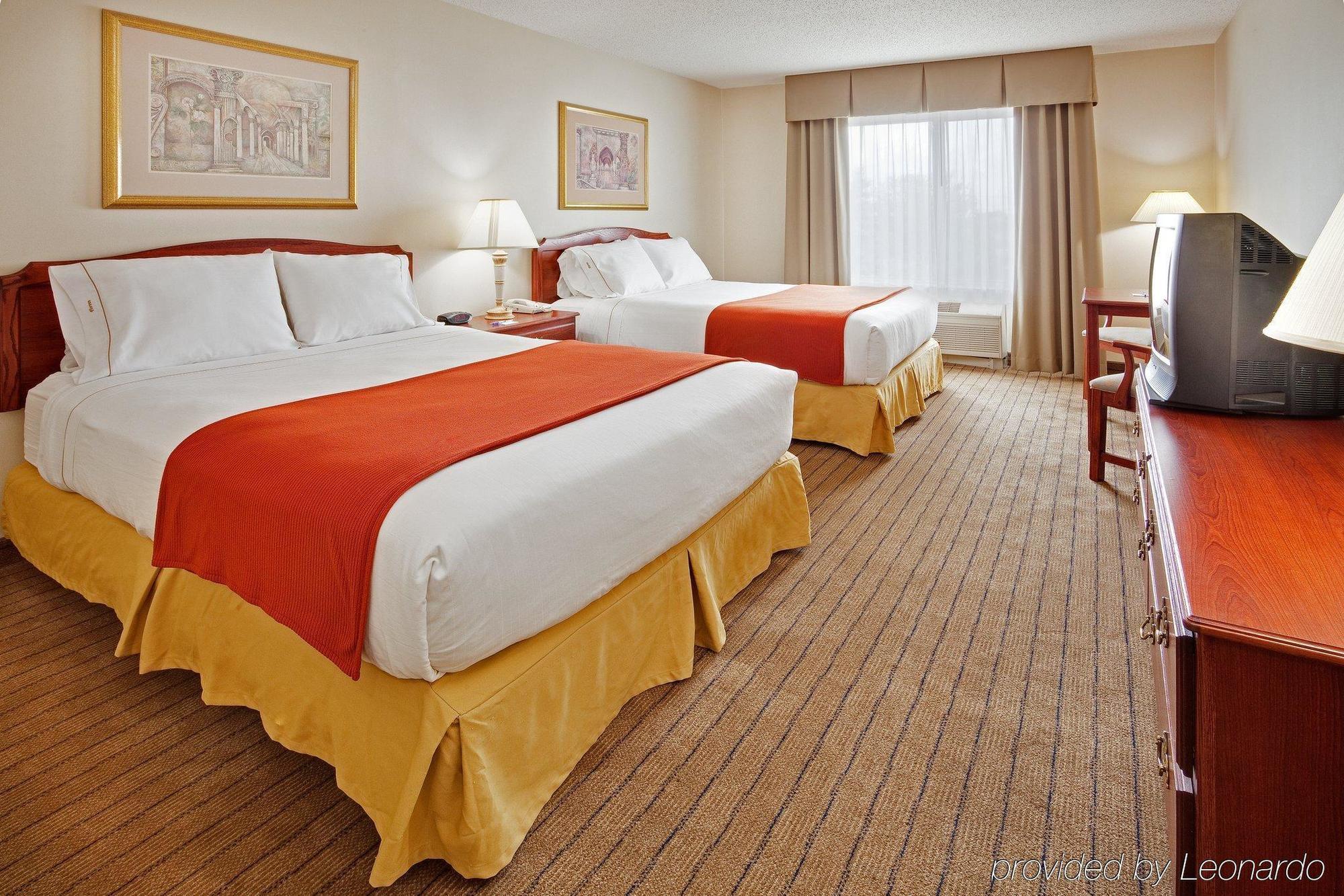 Holiday Inn Express Irondequoit By Ihg Рочестер Номер фото