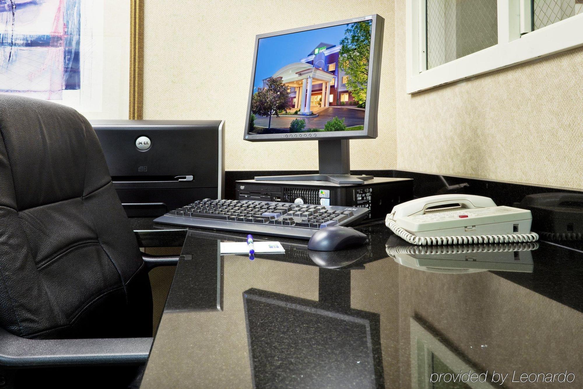 Holiday Inn Express Irondequoit By Ihg Рочестер Экстерьер фото