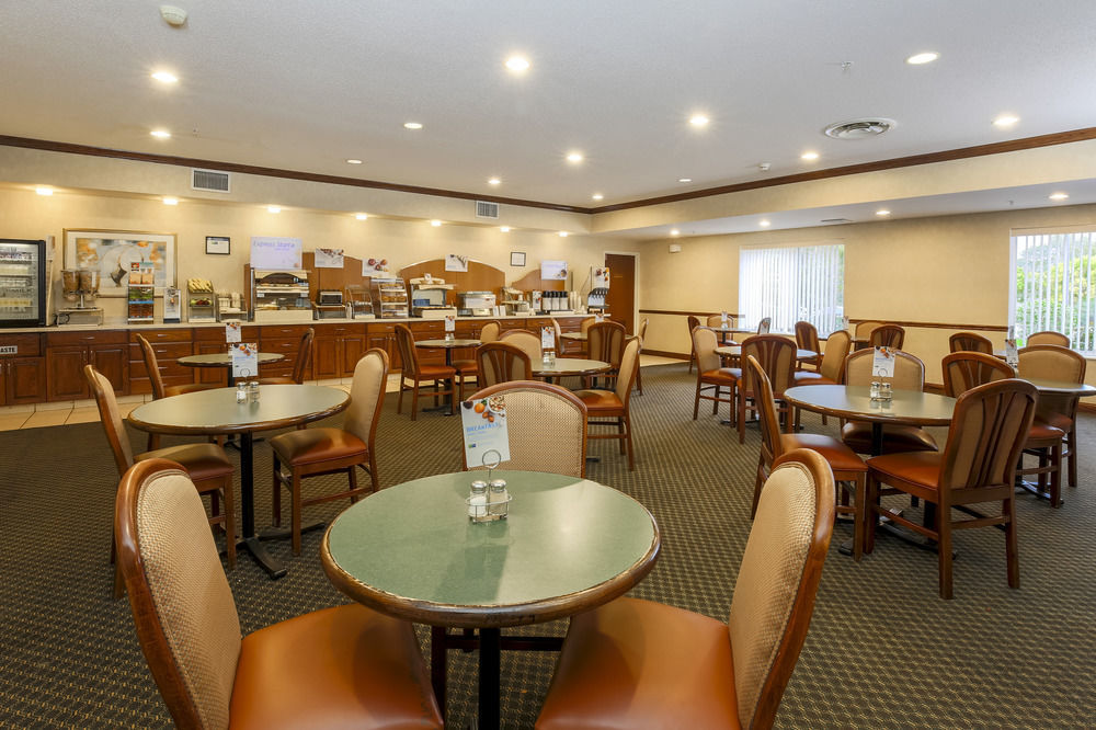 Holiday Inn Express Irondequoit By Ihg Рочестер Экстерьер фото