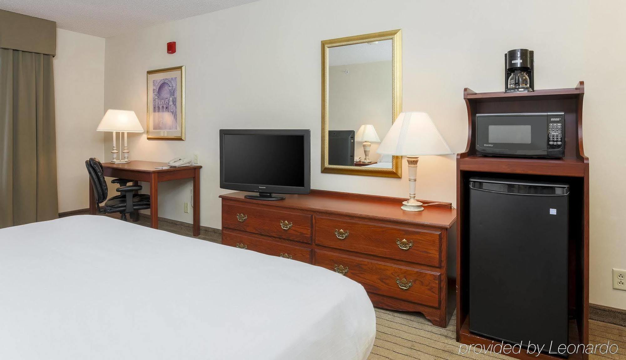 Holiday Inn Express Irondequoit By Ihg Рочестер Экстерьер фото