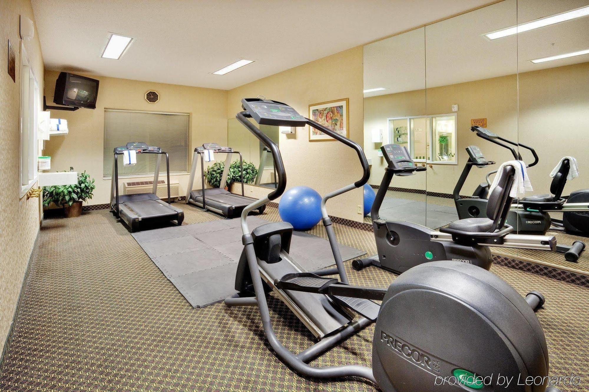 Holiday Inn Express Irondequoit By Ihg Рочестер Удобства фото